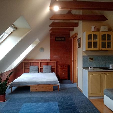 Negy Evszak Apartmanhaz 잘라카로쉬 외부 사진