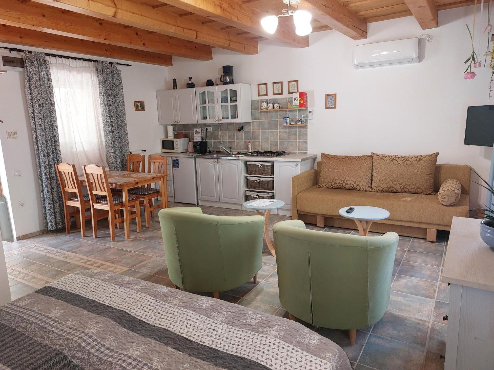 Negy Evszak Apartmanhaz 잘라카로쉬 외부 사진