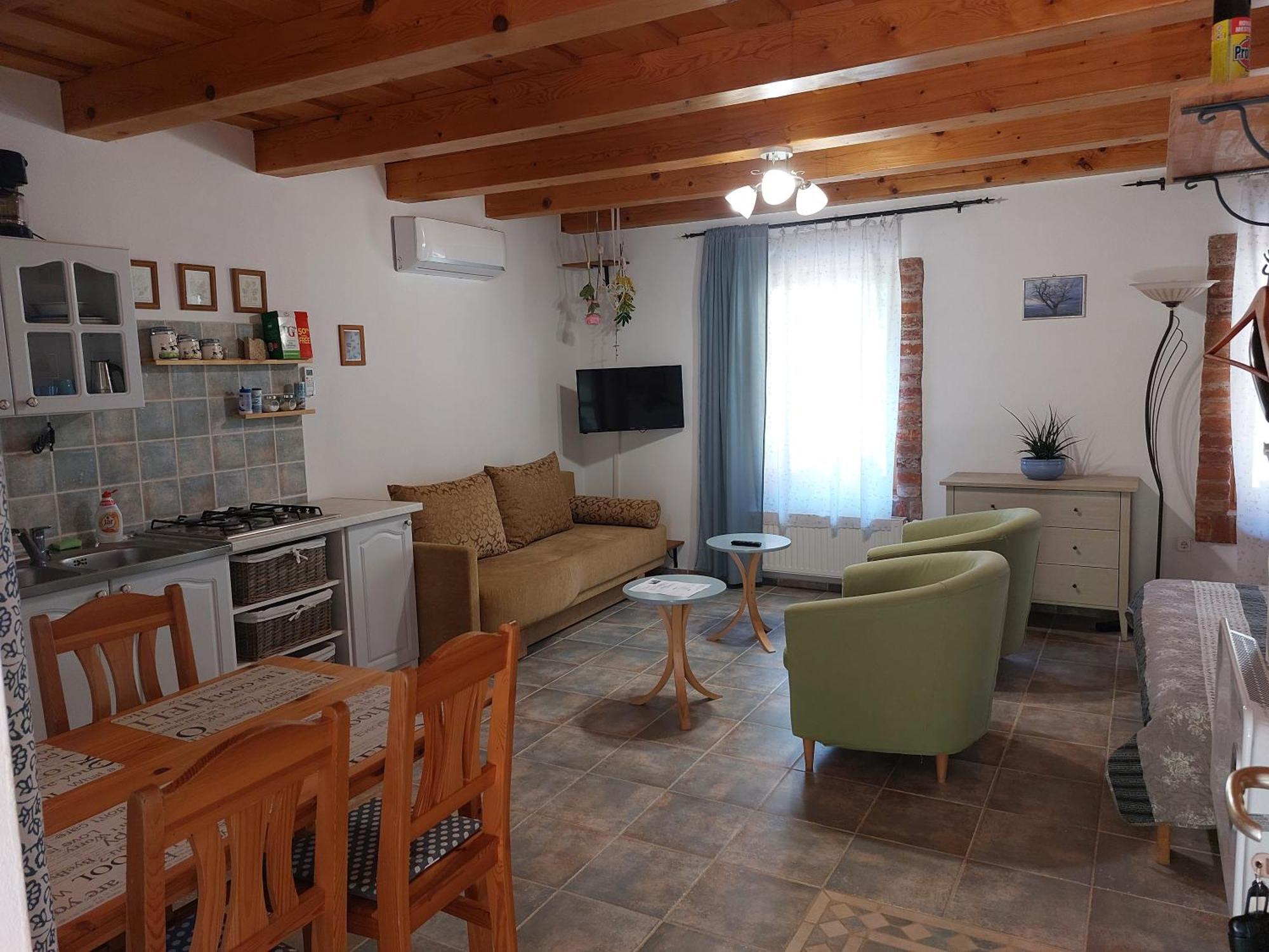 Negy Evszak Apartmanhaz 잘라카로쉬 외부 사진